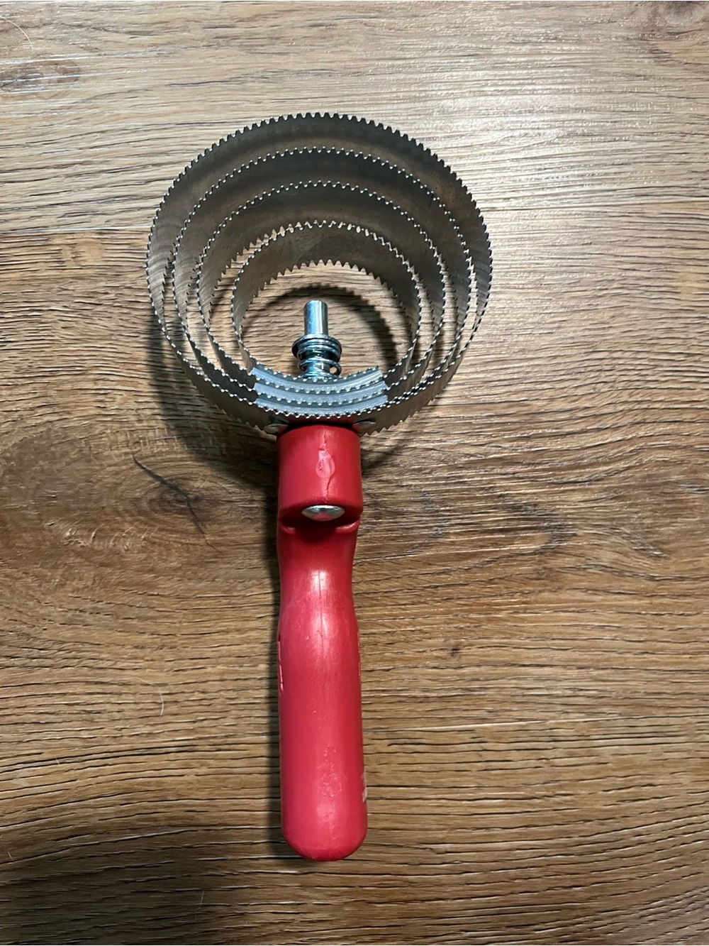 Decker Spiral Galvanized Steel Curry Comb, Dog, Horse, Red, Brush